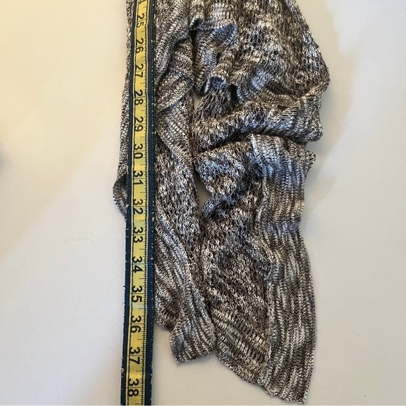 Romeo & Juliet Couture Crochet Cardigan Size Large L Grey Sleeveless Open Vest - Picture 7 of 8